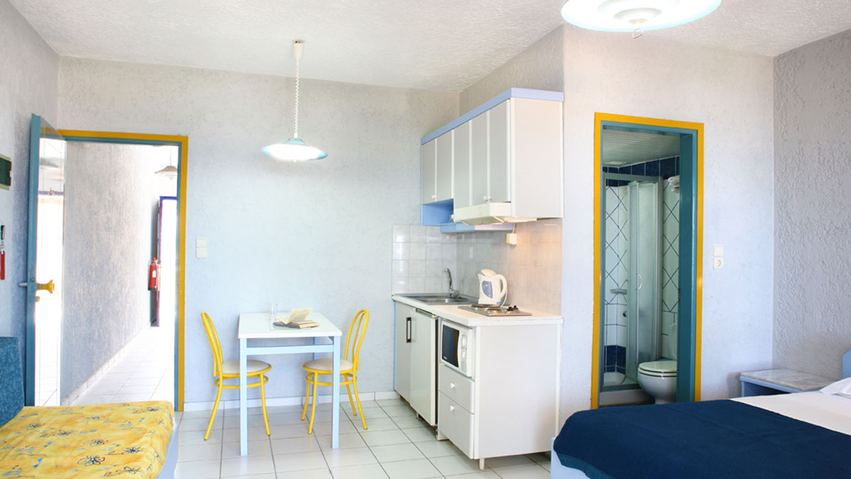 Latania Studios & Apartments